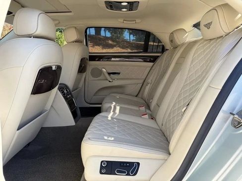 Certified 2018 Bentley Flying Spur V8 AWD/4WD image 43