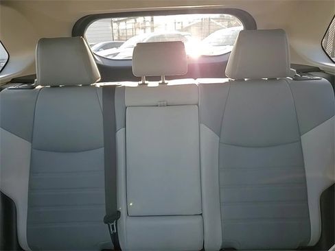 Used 2021 Toyota RAV4 XLE Premium image 20