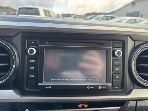 Used 2017 Toyota Tacoma SR5 image 16