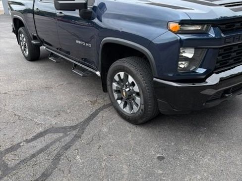 Used 2021 Chevrolet Silverado 2500 Custom w/ Custom Value Package AWD/4WD image 7