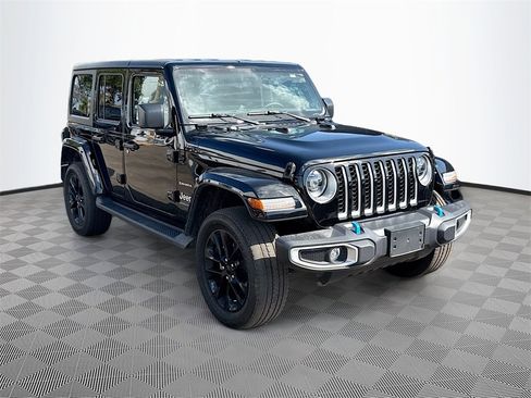 Used 2023 Jeep Wrangler Unlimited Sahara w/ Cold Weather Group image 4