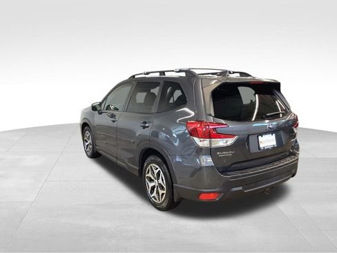 Used 2021 Subaru Forester Premium AWD/4WD image 4