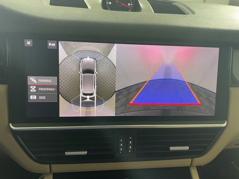 Used 2021 Porsche Cayenne image 22