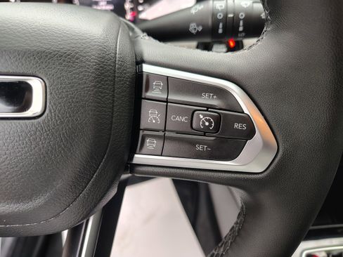 Certified 2024 Jeep Compass Limited image 29