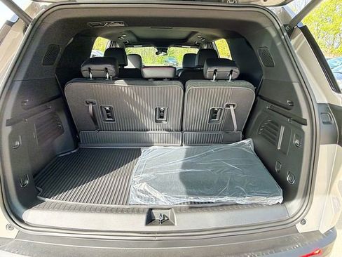 New 2026 Chevrolet Traverse Z71 w/ LPO, Floor Liner Package AWD/4WD image 29