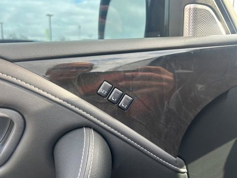 Used 2024 INFINITI QX80 Sensory image 14