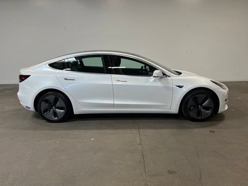 Used 2019 Tesla Model 3 RWD image 2