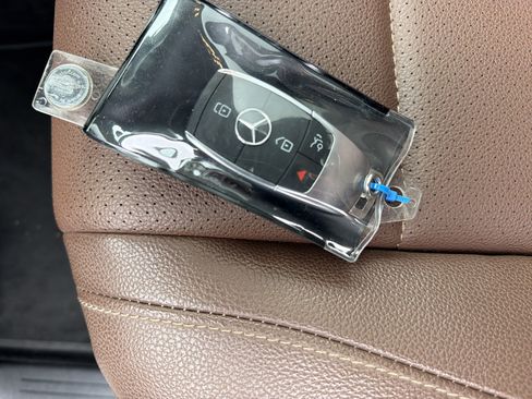Used 2024 Mercedes-Benz GLE 350 4MATIC image 38