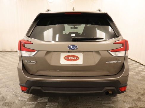 Used 2022 Subaru Forester Premium AWD/4WD image 5
