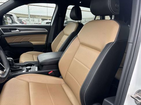 Used 2023 Volkswagen Atlas Cross Sport SE w/ Panoramic Sunroof Package AWD/4WD image 9