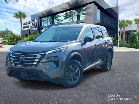 Used 2024 Nissan Rogue S image 1