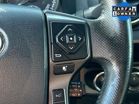 Used 2018 Toyota Tacoma TRD Sport image 13