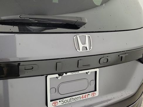 Used 2025 Honda Pilot EX-L image 9