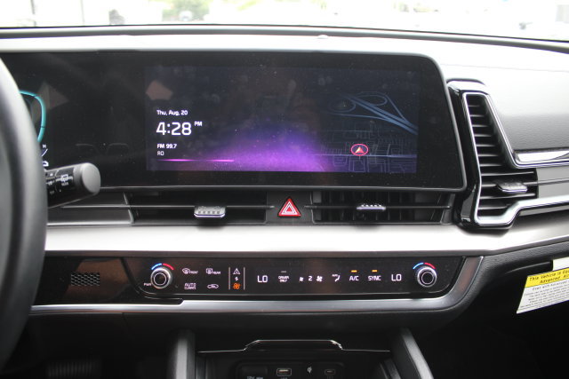 Used 2025 Kia Sportage EX AWD/4WD image 4