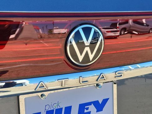 Used 2025 Volkswagen Atlas SE image 29
