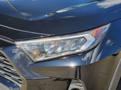 Used 2021 Toyota RAV4 XLE Premium AWD/4WD image 9
