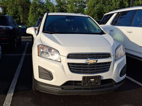 Used 2016 Chevrolet Trax LT w/ LT Convenience Package FWD image 4