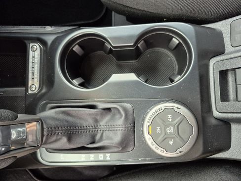 New 2025 Ford Bronco 4-Door image 7