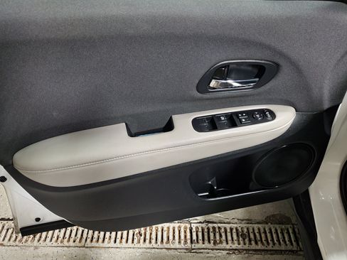 Used 2021 Honda HR-V LX image 20