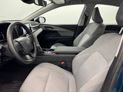 Used 2026 Toyota Camry LE w/ Convenience Package FWD image 9