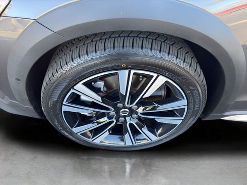 Used 2023 Volvo V60 B5 Cross Country Ultimate w/ Climate Package image 2