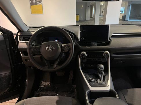 Used 2025 Toyota RAV4 LE image 34