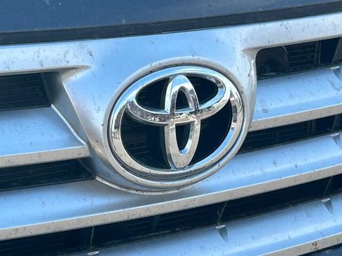 Used 2013 Toyota Highlander Limited AWD/4WD image 10