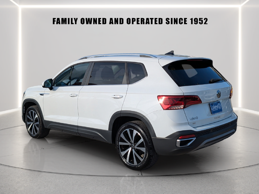 Certified 2023 Volkswagen Taos SE w/ Panoramic Sunroof Package FWD image 4