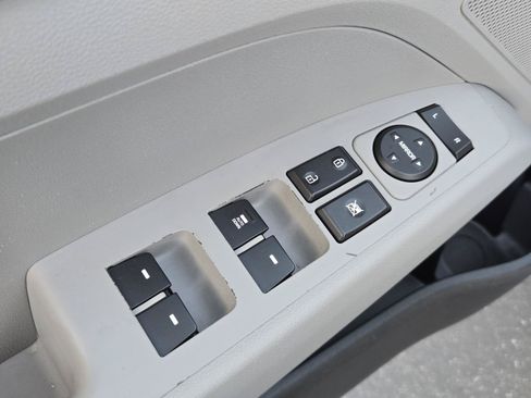 Used 2019 Hyundai Elantra SE FWD image 19
