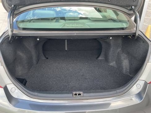 Used 2011 Toyota Camry LE FWD image 28