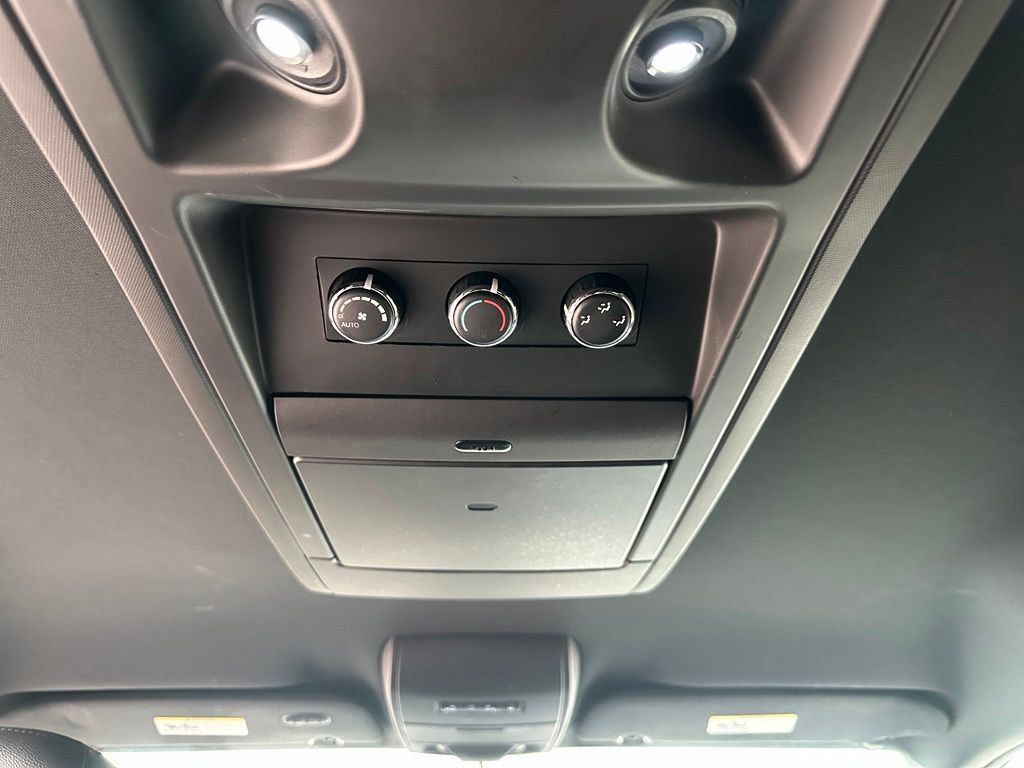 Used 2017 Dodge Grand Caravan GT FWD image 24