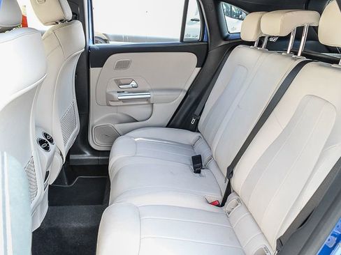 Used 2025 Mercedes-Benz GLA 250 4MATIC image 21