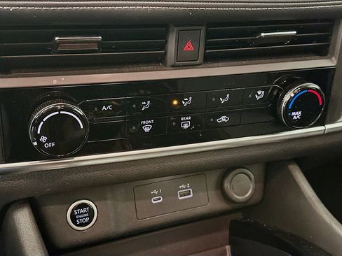 Used 2021 Nissan Rogue S image 23