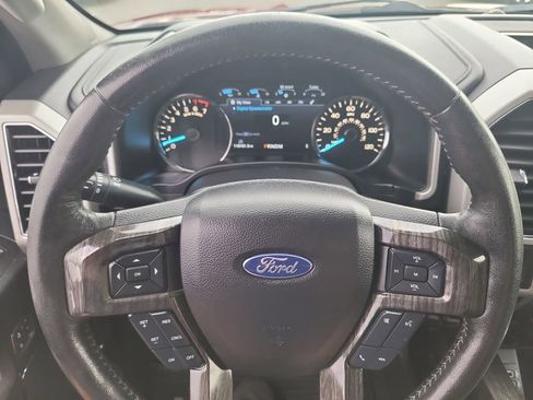 Used 2019 Ford F150 Lariat image 29