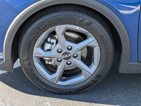Used 2025 Kia K4 LXS image 10