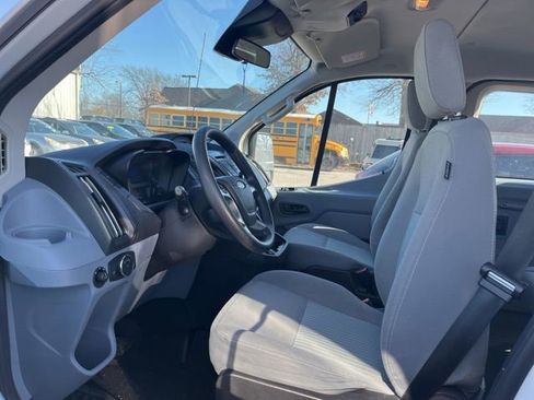 Used 2018 Ford Transit 350 XLT image 6