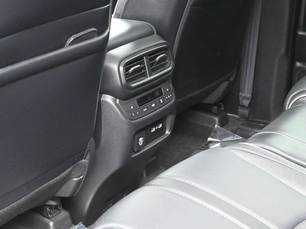 Used 2023 Honda Pilot Elite image 25