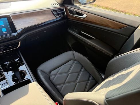 New 2026 Volkswagen Atlas SE image 16