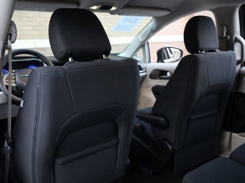 Used 2017 Chrysler Pacifica LX w/ Tire & Wheel Group image 16