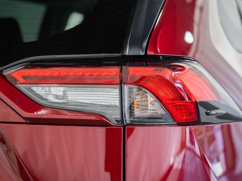 Certified 2025 Toyota RAV4 LE AWD/4WD image 6