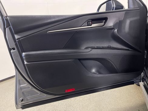 Used 2025 Toyota Camry SE FWD image 17