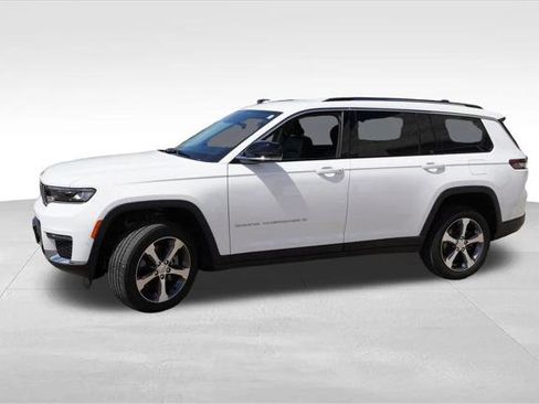 Certified 2023 Jeep Grand Cherokee L Limited AWD/4WD image 10