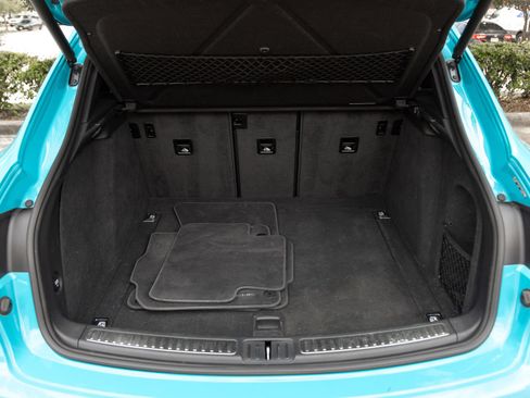 Certified 2019 Porsche Macan AWD/4WD image 30