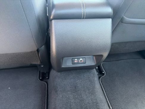 Used 2025 Nissan Altima 2.5 SV FWD image 31