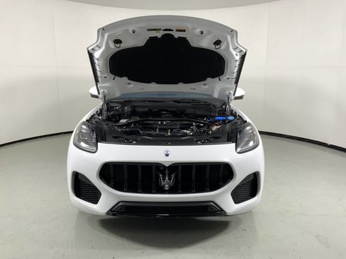 Certified 2023 Maserati Grecale Modena image 7