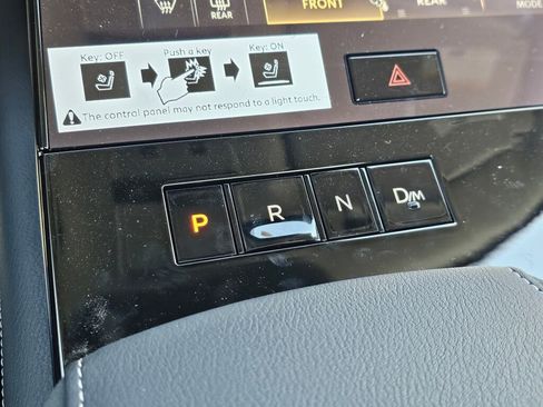 New 2025 INFINITI QX80 Sensory image 38