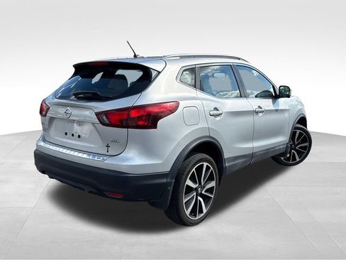 Used 2018 Nissan Rogue Sport SL w/ SL Premium Package FWD image 3