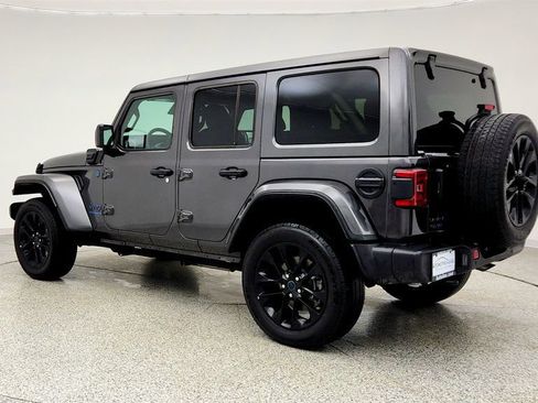 Used 2025 Jeep Wrangler Unlimited Sahara w/ Safety Group AWD/4WD image 7