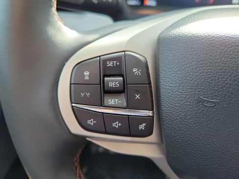 Used 2026 Ford Explorer Active RWD image 5
