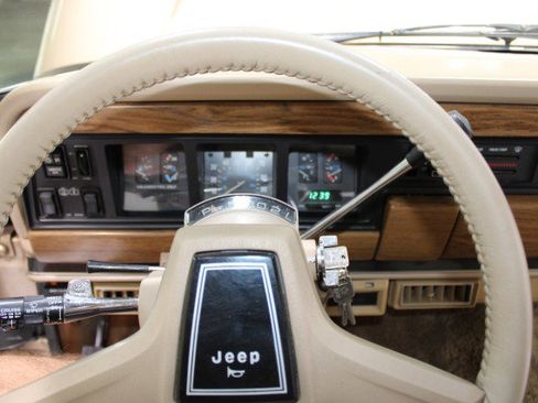 Used 1989 Jeep Grand Wagoneer image 19
